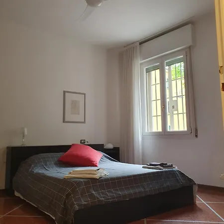 Spacious Three-room In Saragozza