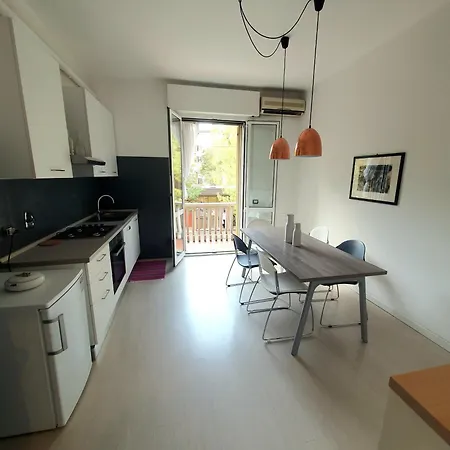 Spacious Three-room In Saragozza * Bologna
