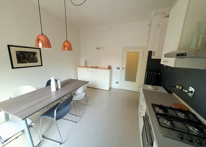 Apartmán Spacious Three-room In Saragozza