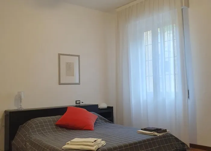 Spacious Three-room In Saragozza Bologna