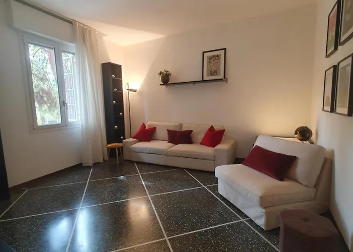 Spacious Three-room In Saragozza Lägenhet *