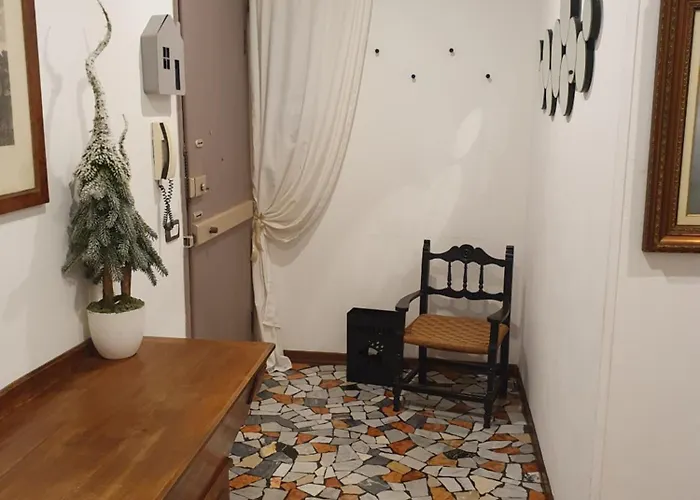 Spacious Three-room In Saragozza Apartmán