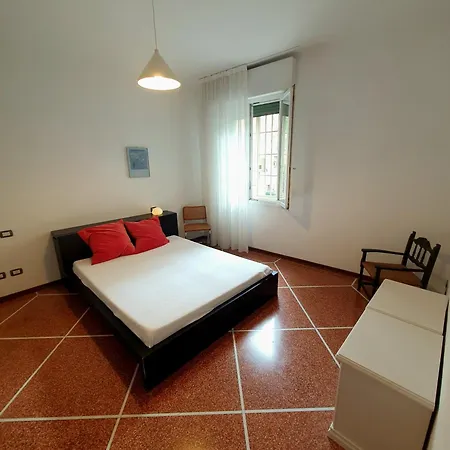 Spacious Three-room In Saragozza