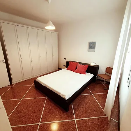 Apartment Spacious Three-room In Saragozza