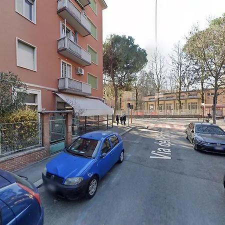 Apartment Spacious Three-room In Saragozza Bologna