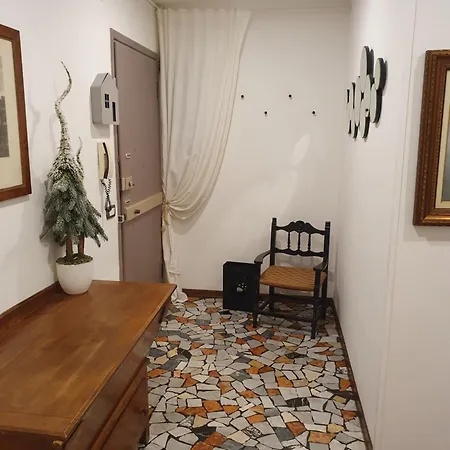 Spacious Three-room In Saragozza Apartamento