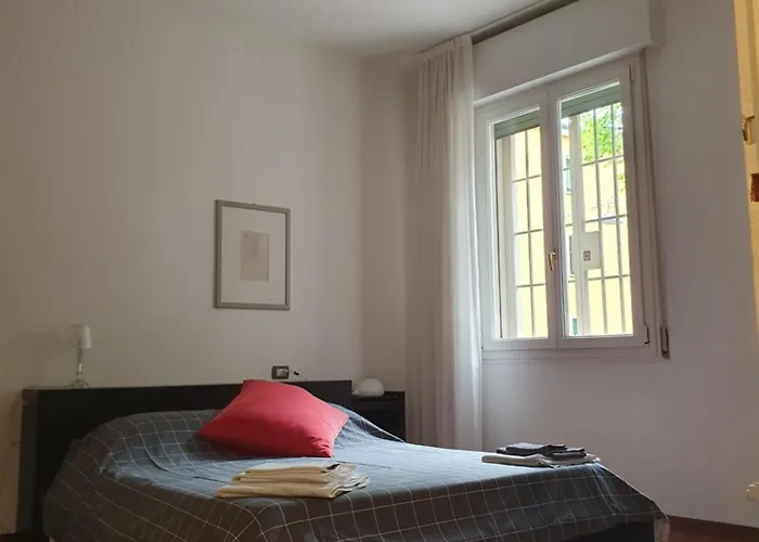 Spacious Three-room In Saragozza