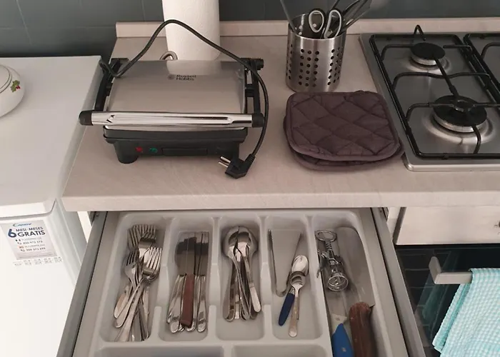 Spacious Three-room In Saragozza 볼로냐